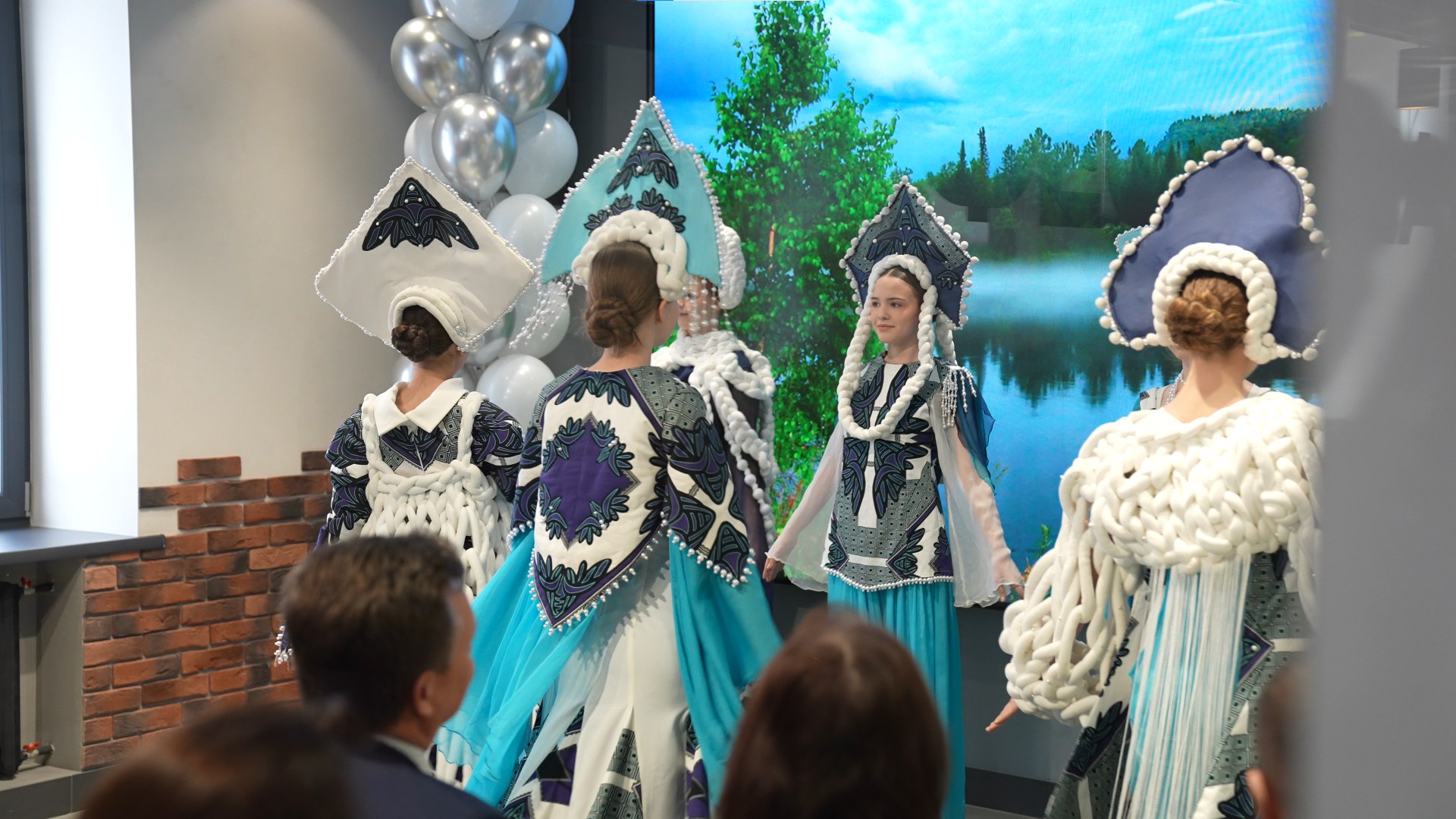 Алтайская академия гостеприимства провела масштабный фестиваль ремёсел для школьников Алтайская академия гостеприимства провела масштабный фестиваль ремёсел для школьников