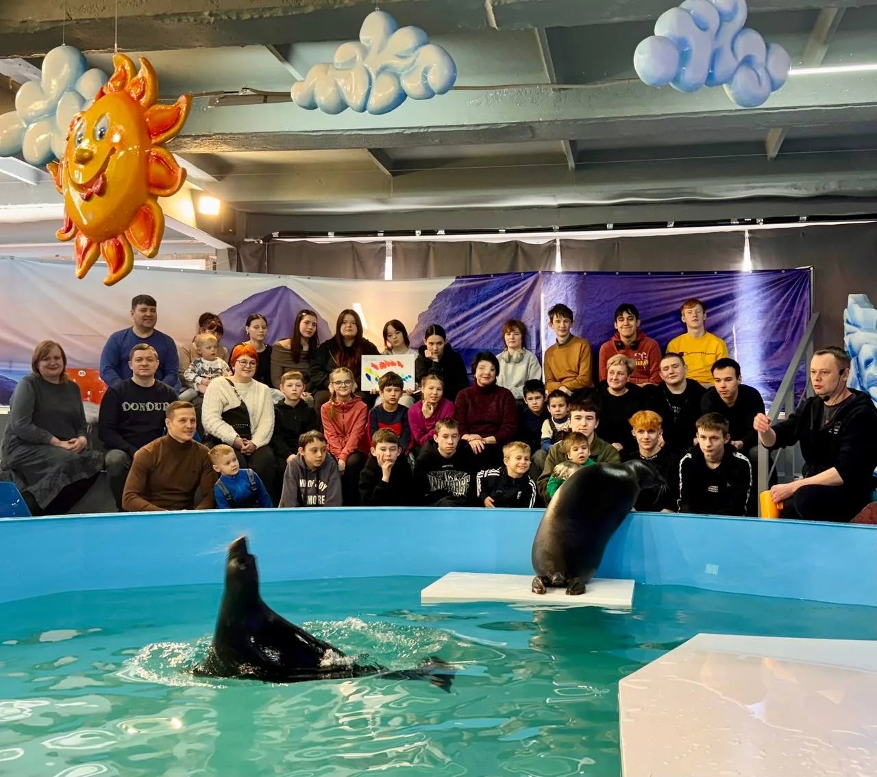 Ветераны спорта исполнили новогоднюю мечту детей из барнаульского центра помощи Ветераны спорта исполнили новогоднюю мечту детей из барнаульского центра помощи