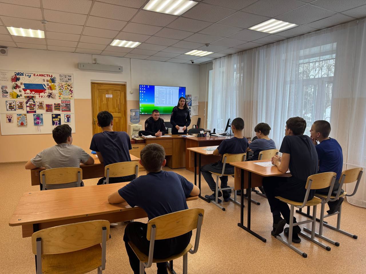 Сотрудники Госавтоинспекции посетили центр временного содержания несовершеннолетних преступников и правонарушителей с профилактическим визитом Сотрудники Госавтоинспекции посетили центр временного содержания несовершеннолетних преступников и правонарушителей с профилактическим визитом