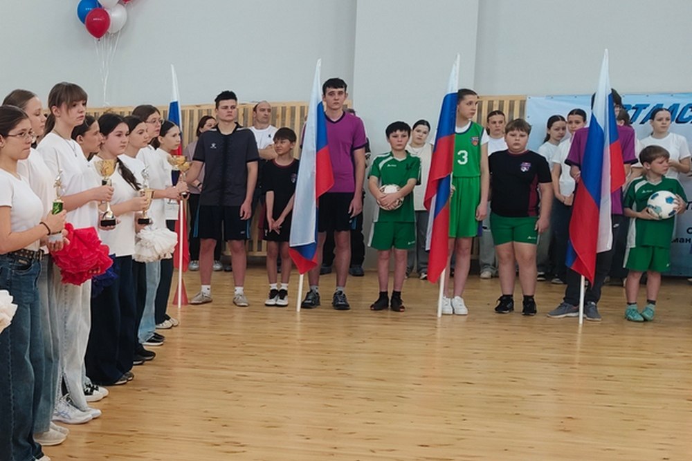 В поселке Мирный Родинского района после ремонта открылся обновленный спортивный зал В поселке Мирный Родинского района после ремонта открылся обновленный спортивный зал