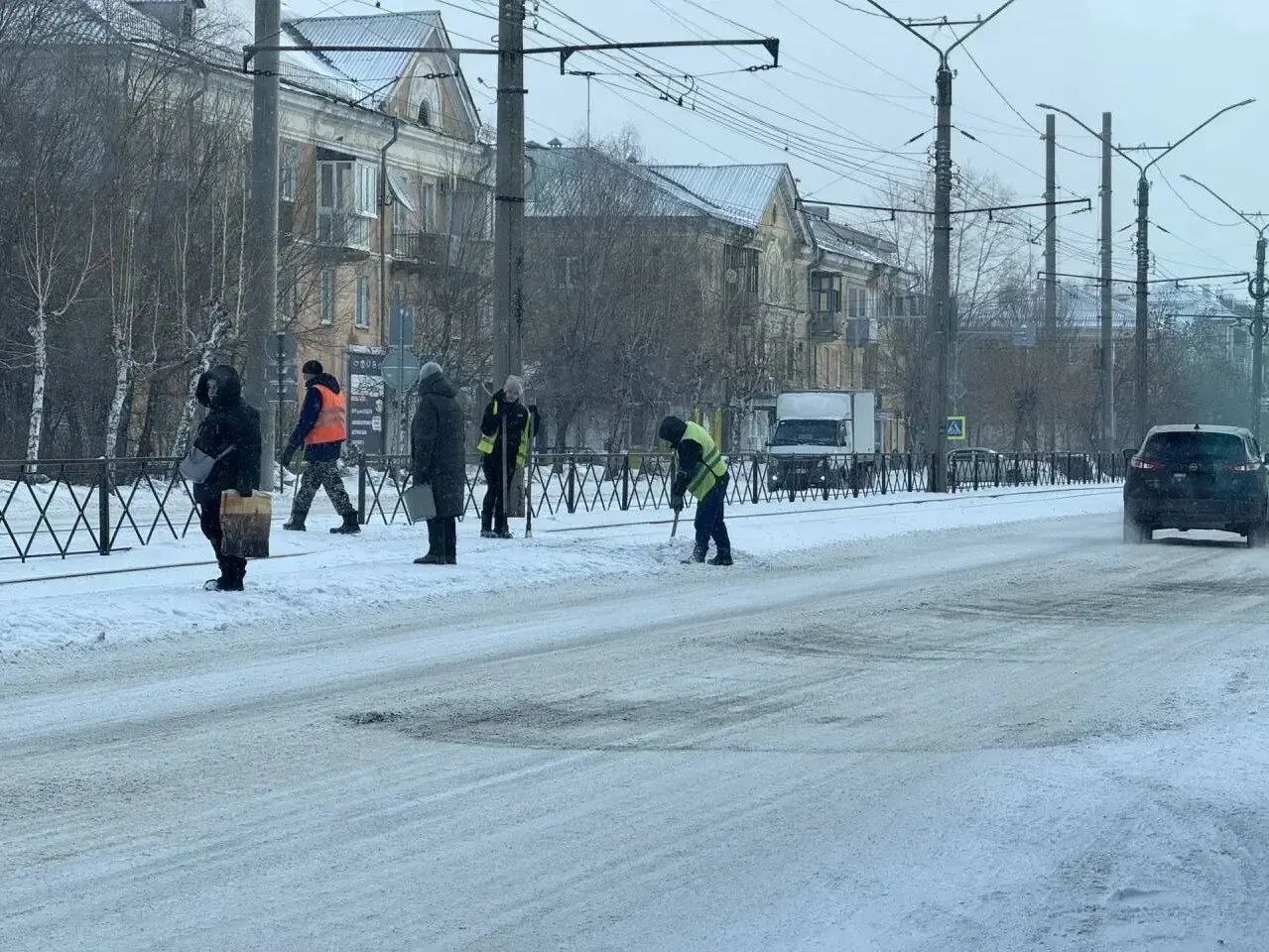 Коммунальные службы продолжают работу в круглосуточном режиме в Бийске