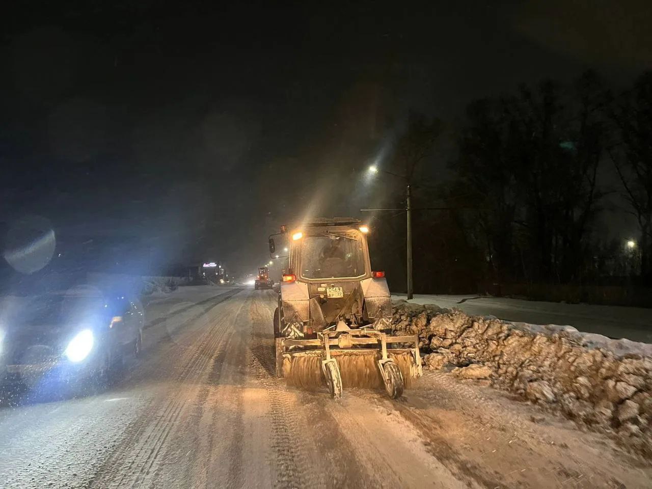 Коммунальные службы продолжают работу в круглосуточном режиме в Бийске Коммунальные службы продолжают работу в круглосуточном режиме в Бийске