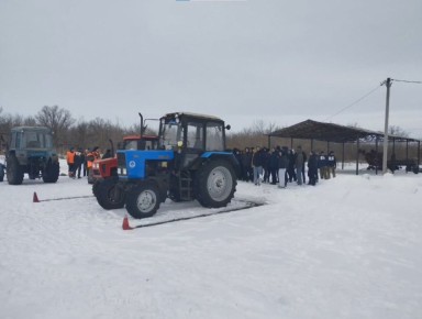 Соревнования по тракторному биатлону прошли в Шипуновском районе