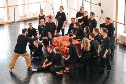 Артисты молодежного ансамбля «Алтай» приступили к репетициям нового хореографического спектакля