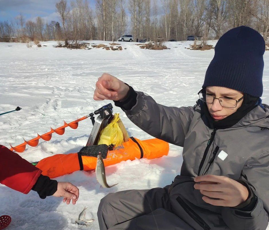 Более ста рыб поймали «ВОИтели-Алтай» на мастер-классе по зимней рыбалке в Кислухе Более ста рыб поймали «ВОИтели-Алтай» на мастер-классе по зимней рыбалке в Кислухе