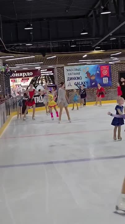Показательные выступления юных фигуристов состоялись в Барнауле