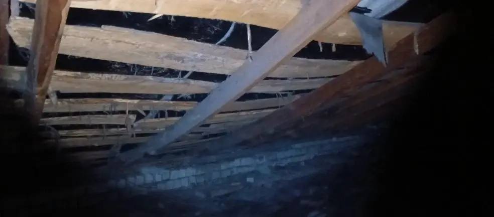 В МЧС Алтайского края показали, как выглядит крыша жилого дома в Тальменке после обрушения В МЧС Алтайского края показали, как выглядит крыша жилого дома в Тальменке после обрушения