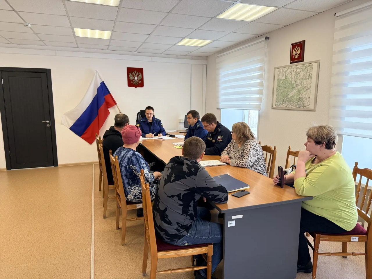 Заместитель прокурора края Андрей Гальченко провел личный прием жителей Тальменского района, проинспектировал строительство жилых домов для работников социальной сферы