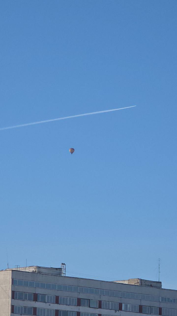 Барнаул, поднимите голову! Видите воздушный шар? Барнаул, поднимите голову! Видите воздушный шар?