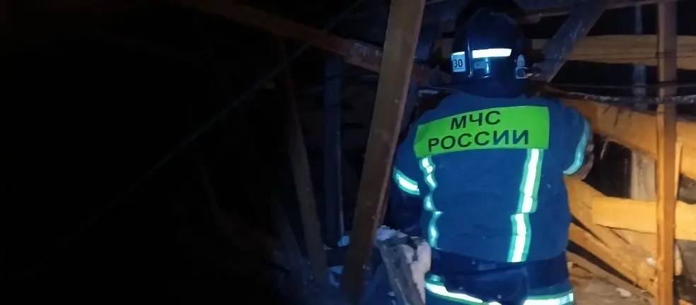 В МЧС Алтайского края показали, как выглядит крыша жилого дома в Тальменке после обрушения В МЧС Алтайского края показали, как выглядит крыша жилого дома в Тальменке после обрушения