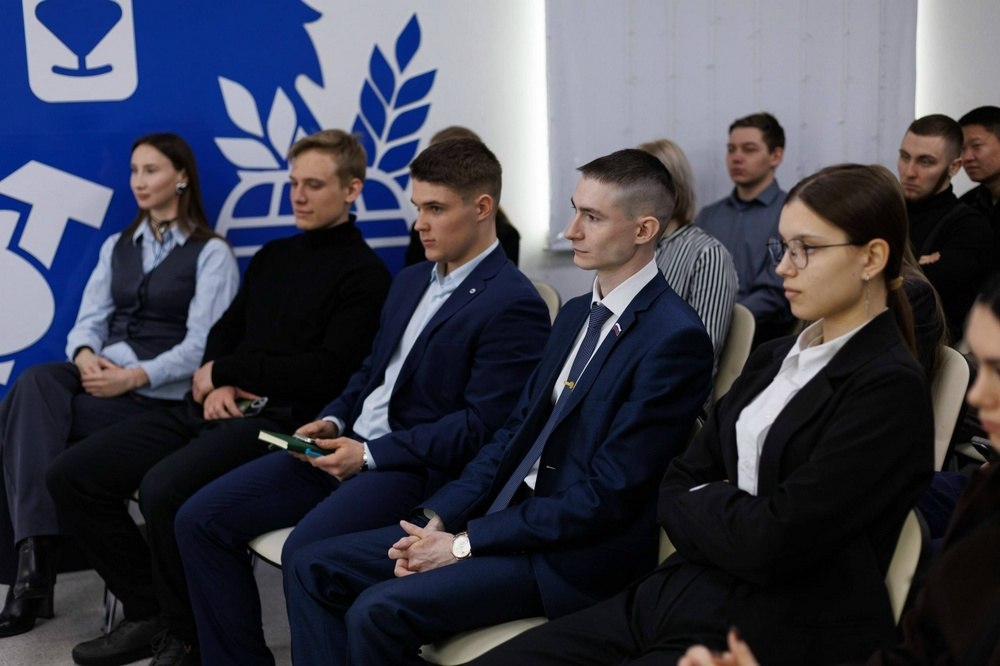 Сергей Писарев: «Я всегда готов поддерживать инициативы подрастающего поколения» Сергей Писарев: «Я всегда готов поддерживать инициативы подрастающего поколения»