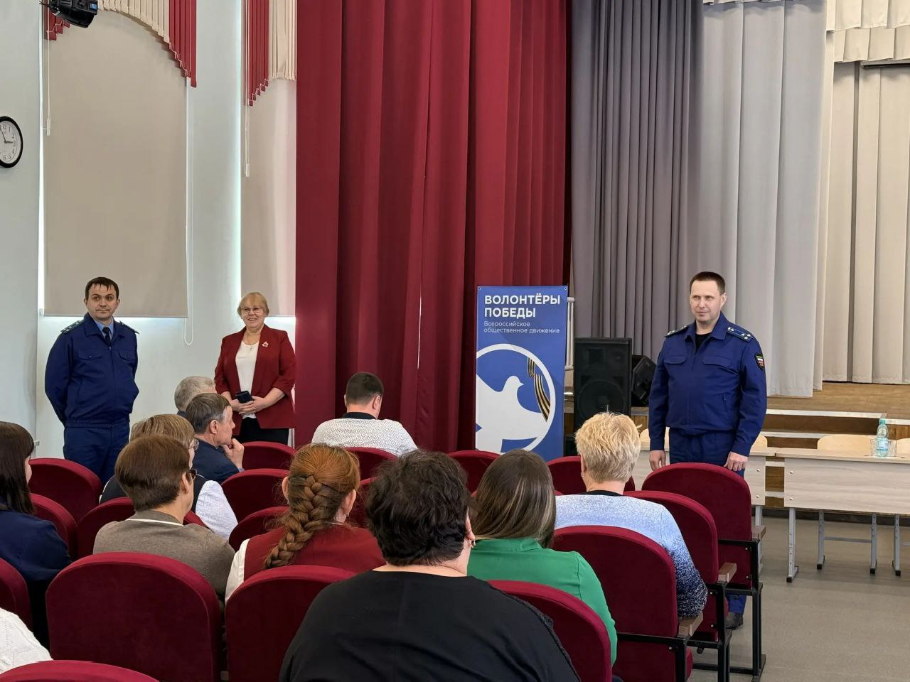 Заместитель прокурора края Андрей Гальченко провел личный прием жителей Тальменского района, проинспектировал строительство жилых домов для работников социальной сферы Заместитель прокурора края Андрей Гальченко провел личный прием жителей Тальменского района, проинспектировал строительство жилых домов для работников социальной сферы