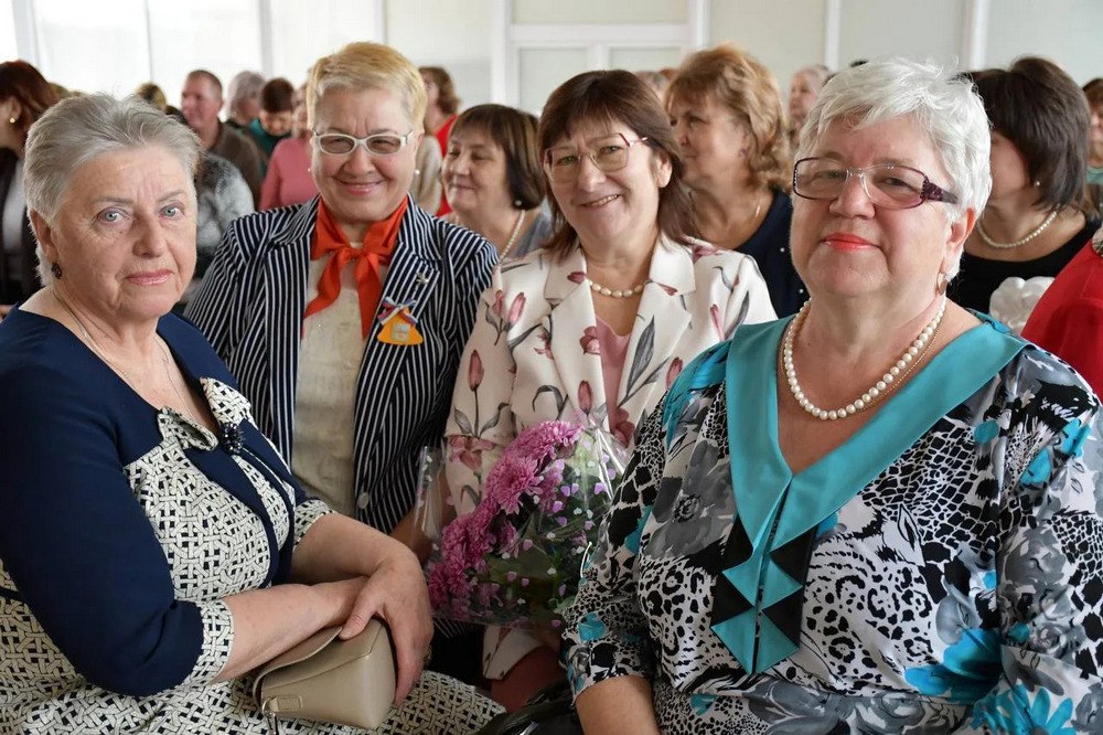 Тальменская школа № 1 отметила 90-летний юбилей Тальменская школа № 1 отметила 90-летний юбилей