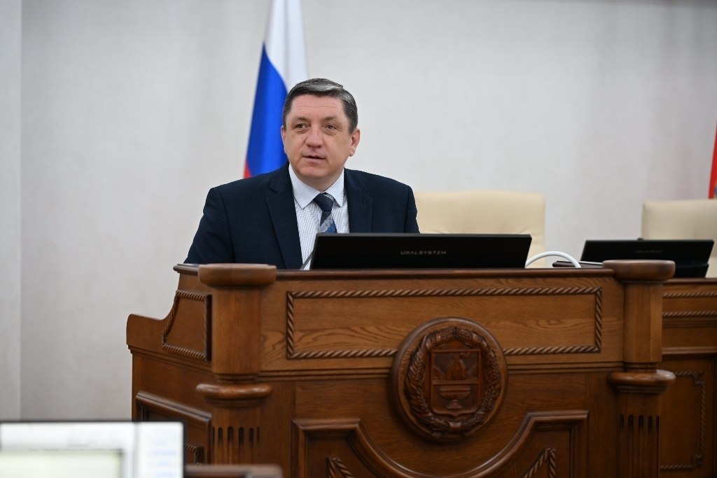 Игорь Панарин провел парламентский урок для школьников и студентов Игорь Панарин провел парламентский урок для школьников и студентов