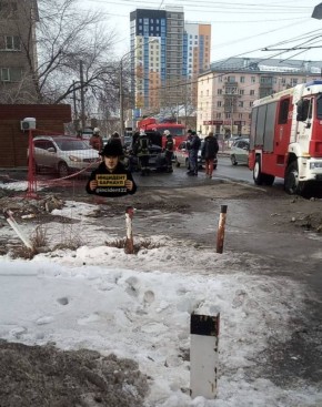 Автомобиль загорелся в Барнауле на пересечении Северо-Западной и Ленина