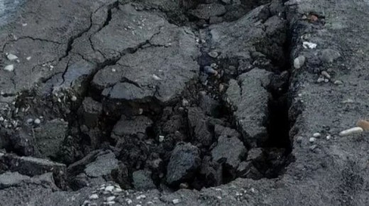 Бийский «Водоканал» предупреждает жителей города о просадках и обвалах грунта