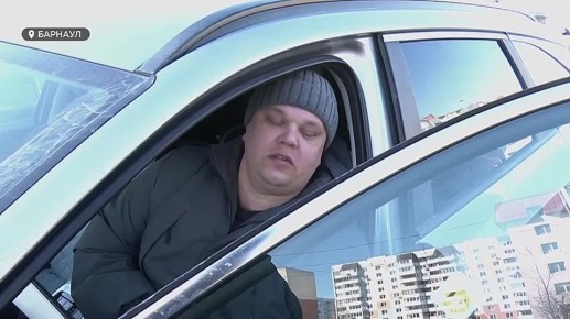 Число жалоб от водителей на выбоины на дорогах растет с каждым днем