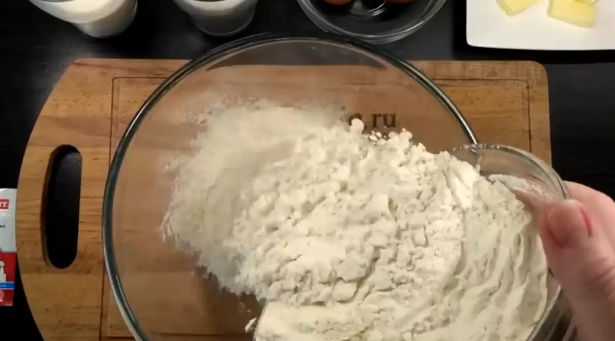 Пышный кулич на кефире: восхитительное лакомство к празднику