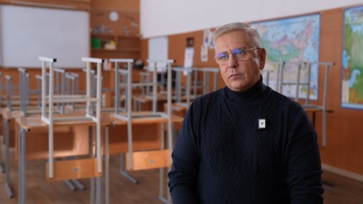 40 лет у доски: почему алтайский педагог Андрей Минаков каждый день идёт на работу с радостью