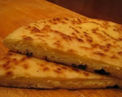 Хачапури по-имеретински: кулинарный шедевр Грузии, который стоит попробовать