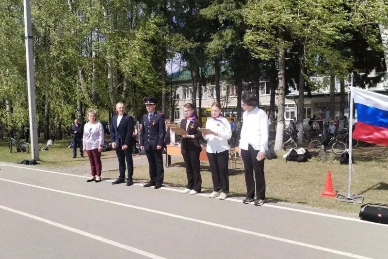 В Первомайском районе школьники приняли участие в смотре-конкурсе строевой песни