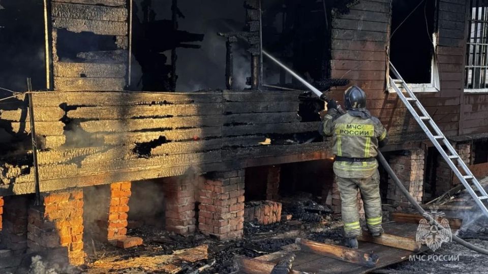 Пожар локализован. Пожар в детском оздоровительном лагере локализован на площади порядка 300 квадратов Пожар локализован. Пожар в детском оздоровительном лагере локализован на площади порядка 300 квадратов