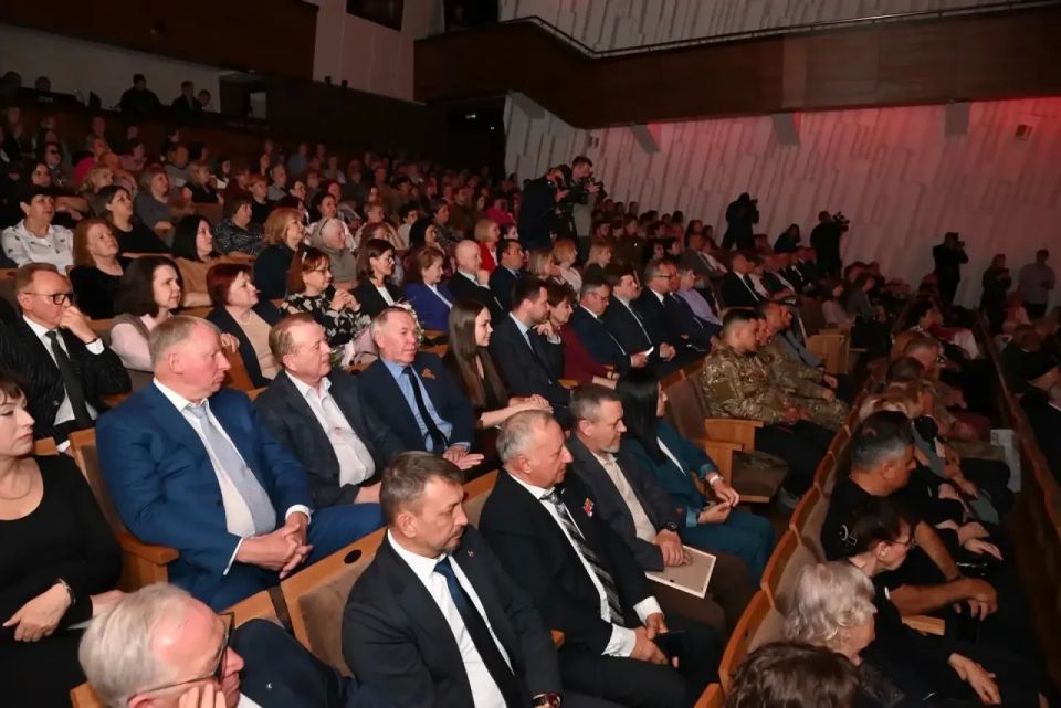 Алтайский краевой госпиталь для ветеранов войн отметил 80-летие Алтайский краевой госпиталь для ветеранов войн отметил 80-летие