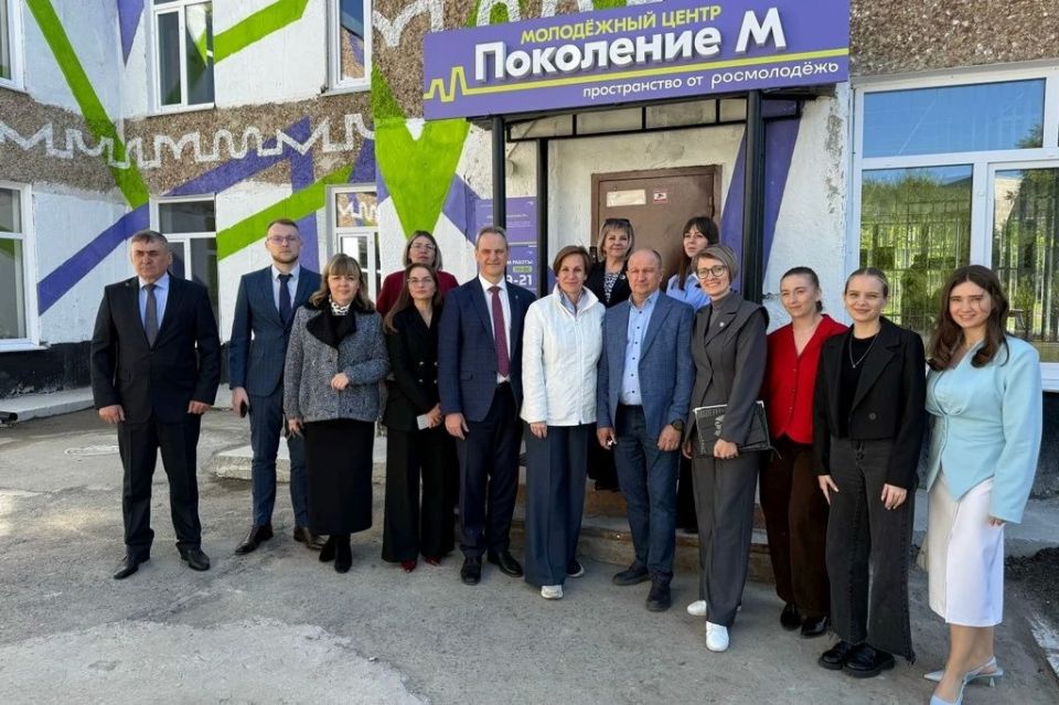 Опыт работы молодежных организаций обсудили депутаты Алтайского Заксобрания и Барнаульской гордумы на выездном заседании в Заринске Опыт работы молодежных организаций обсудили депутаты Алтайского Заксобрания и Барнаульской гордумы на выездном заседании в Заринске