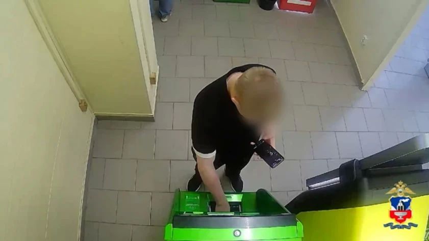 В Барнауле поймали парня, обналичившего 15 млн рублей с чужих банковских карт