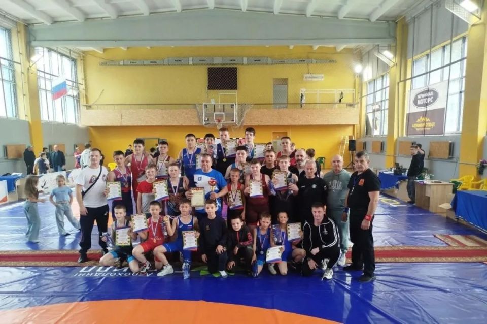 Соревнования по греко-римской борьбе в зачёт 46-й краевой Спартакиады спортшкол состоялись в Бийске