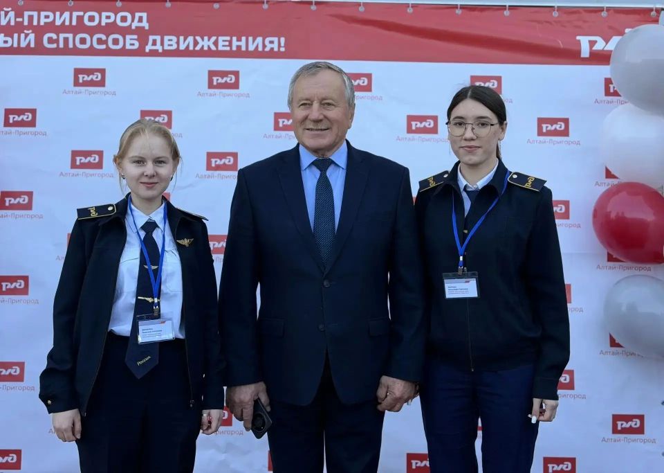 В Барнауле более 20 проводников борются за звание «Лучший по профессии» В Барнауле более 20 проводников борются за звание «Лучший по профессии»