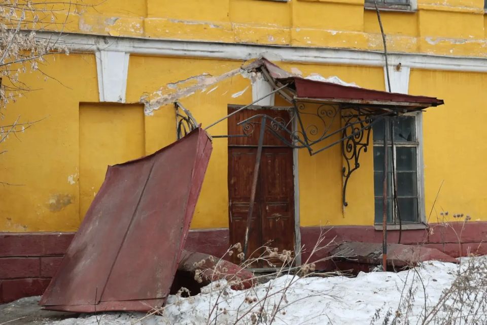 Бастрыкин взял под контроль опасное здание Горного госпиталя в Барнауле, где «лазят дети» Бастрыкин взял под контроль опасное здание Горного госпиталя в Барнауле, где «лазят дети»