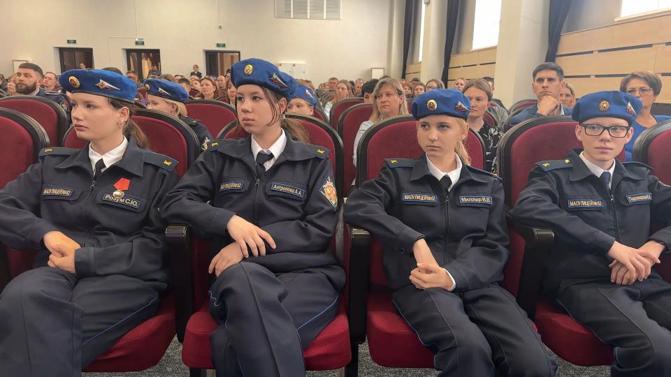 Военкор Алексей Ивлиев рассказал курсантам БЮИ о журналистском братстве на передовой Военкор Алексей Ивлиев рассказал курсантам БЮИ о журналистском братстве на передовой