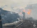 В садоводстве Лесное горят четыре деревянных садовых домика и надворные постройки