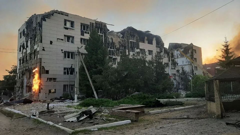 35 человек пострадали при ударе ВСУ по колледжу в ЛНР 35 человек пострадали при ударе ВСУ по колледжу в ЛНР