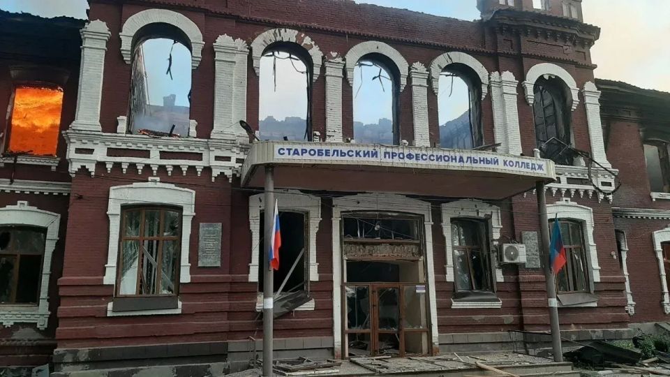 35 человек пострадали при ударе ВСУ по колледжу в ЛНР 35 человек пострадали при ударе ВСУ по колледжу в ЛНР
