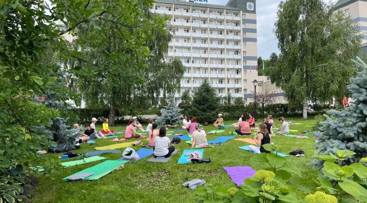 В связи с праздниками на этой