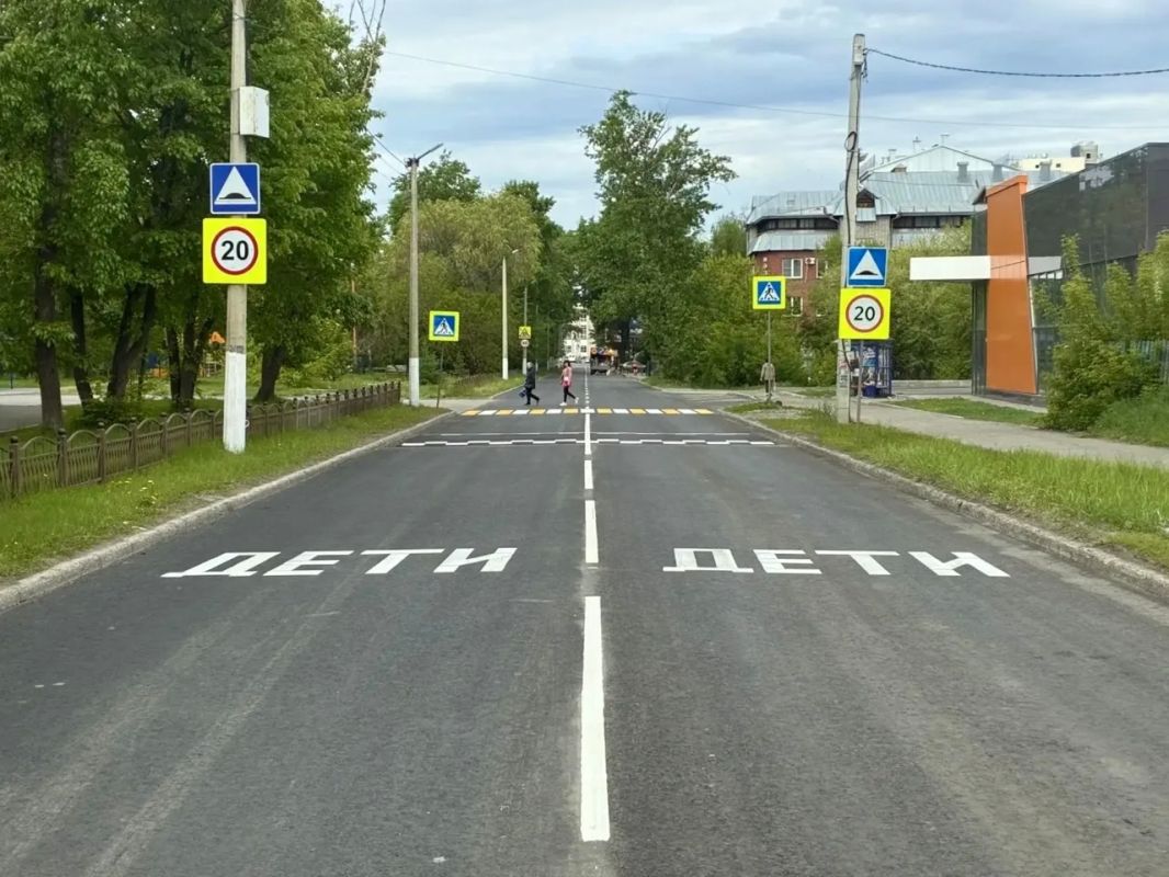 Дорогие бийчане!. Чтобы летние каникулы прошли безопасно, напомним простые, но жизненно важные правила дорожного движения