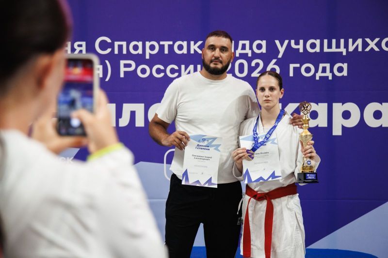 Полина Нятина - победительница и серебряный призёр Xlll летней Спартакиады учащихся России по всестилевому каратэ Полина Нятина - победительница и серебряный призёр Xlll летней Спартакиады учащихся России по всестилевому каратэ