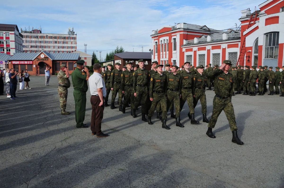 Военные учебные сборы начались у студентов Алтайского технического университета Военные учебные сборы начались у студентов Алтайского технического университета