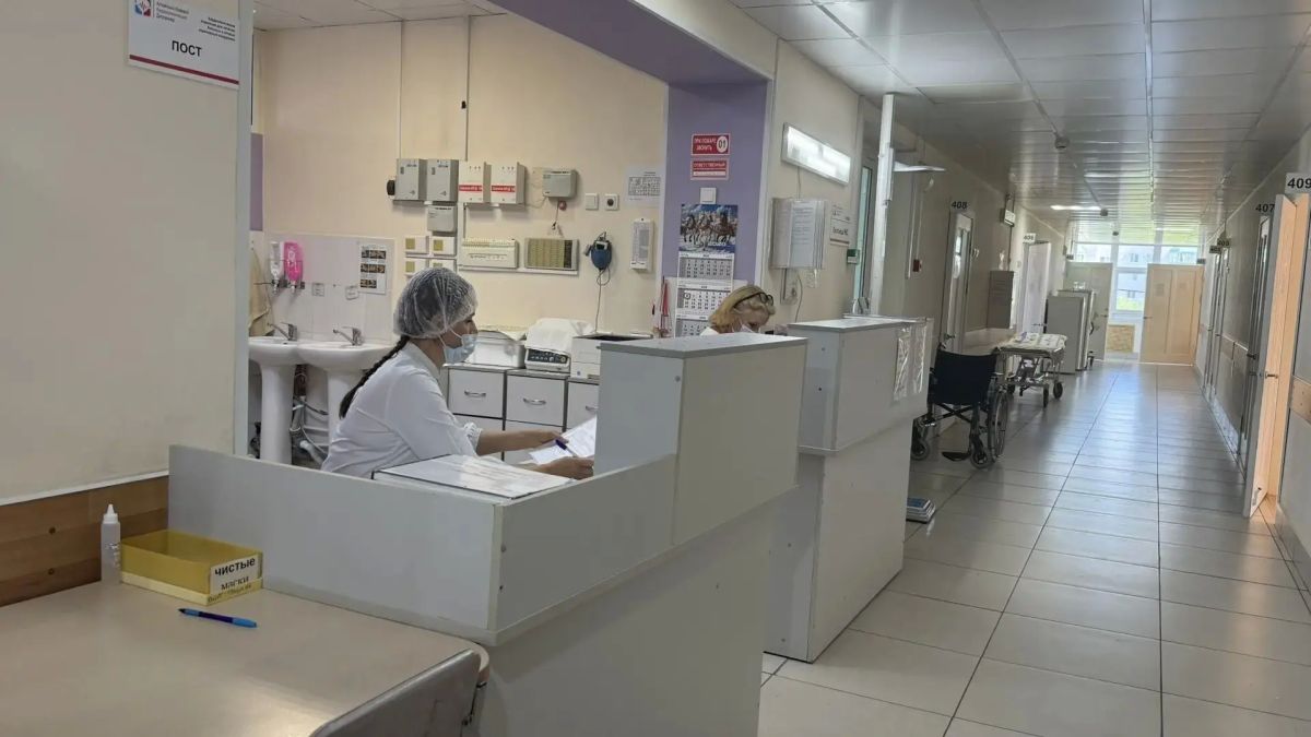 Ежегодно более 1300 операций на сердце и сосудах проводят врачи Алтайского краевого кардиологического диспансера Ежегодно более 1300 операций на сердце и сосудах проводят врачи Алтайского краевого кардиологического диспансера