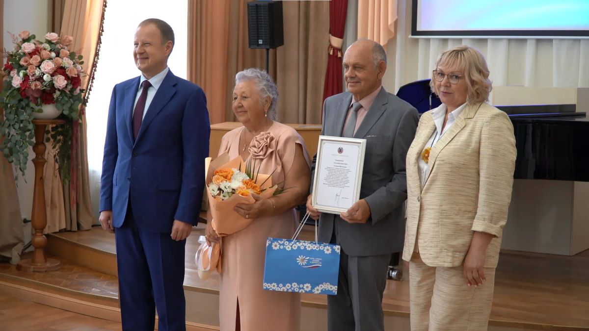 Бал для самых крепких пар Алтайского края прошёл в Барнауле Бал для самых крепких пар Алтайского края прошёл в Барнауле