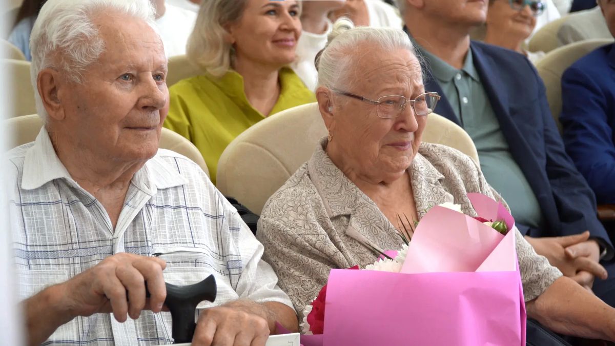 Бал для самых крепких пар Алтайского края прошёл в Барнауле