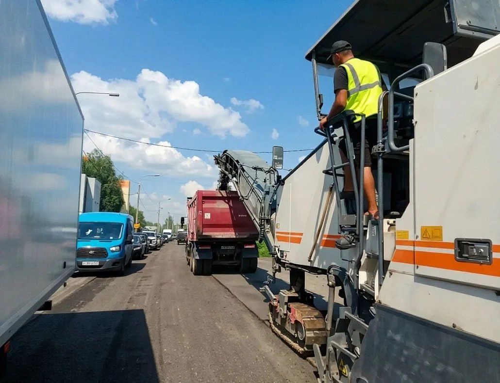 В Барнауле стартовал ремонт улицы Солнечная Поляна за 45,3 млн рублей В Барнауле стартовал ремонт улицы Солнечная Поляна за 45,3 млн рублей