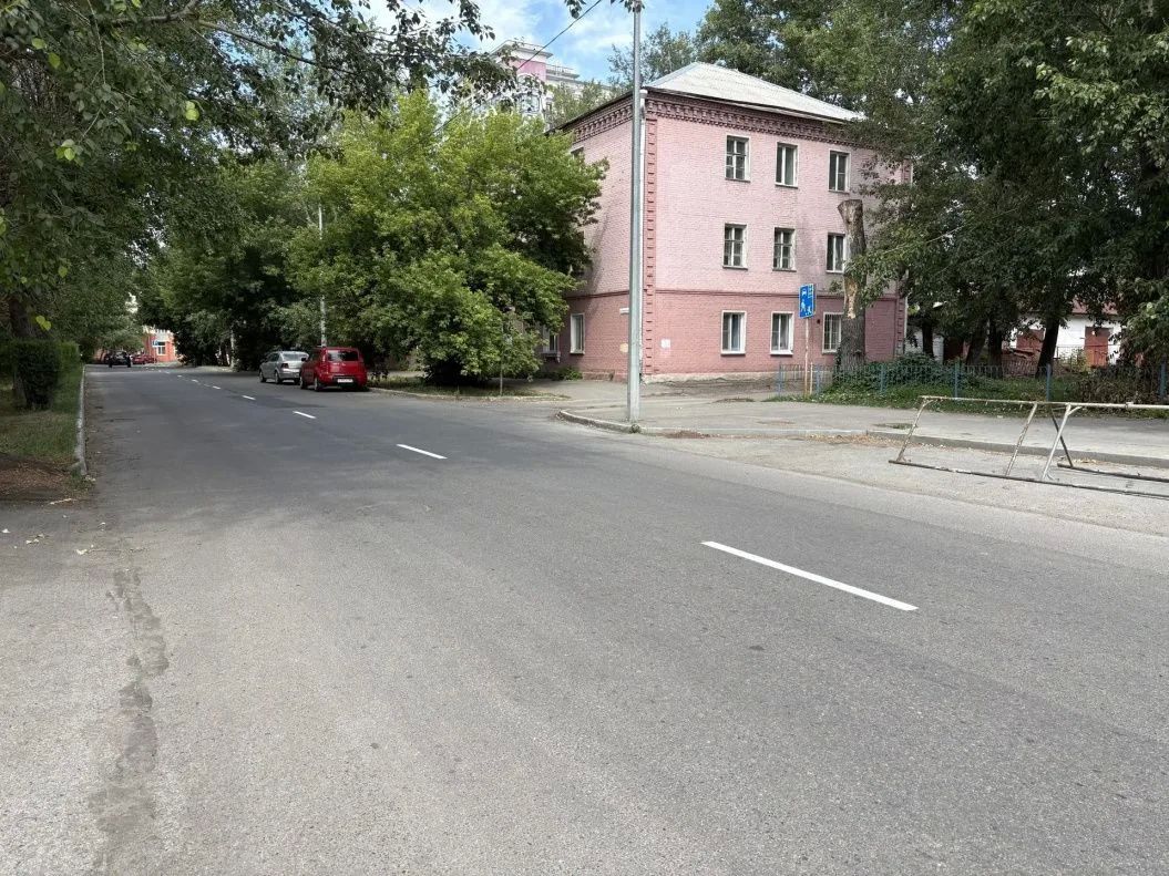В Барнауле продолжаются работы по нанесению дорожной разметки В Барнауле продолжаются работы по нанесению дорожной разметки