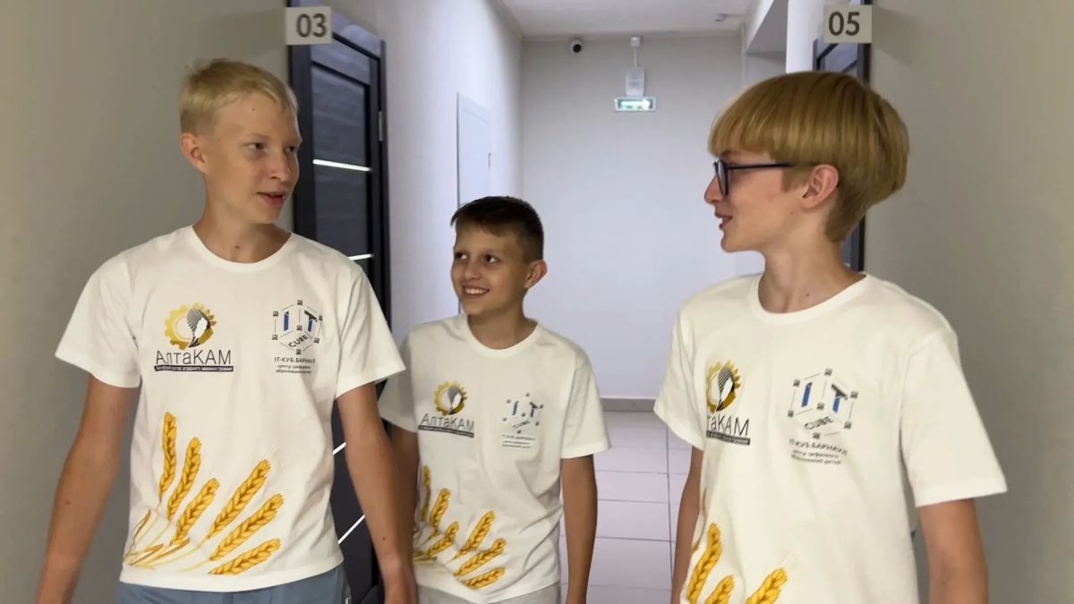 Юные инженеры из Барнаула создали самоходную сеялку и стали чемпионами России Юные инженеры из Барнаула создали самоходную сеялку и стали чемпионами России
