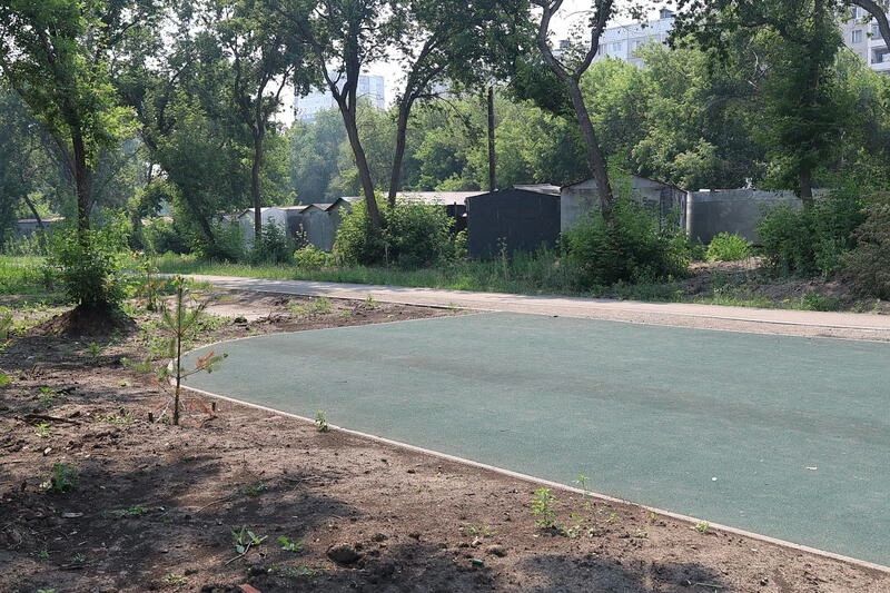 В Барнауле продолжают преображать зеленую зону между улицами Ленинградской, Энтузиастов и Антона Петрова, известную горожанам как бывший парк имени В.И. Ленина В Барнауле продолжают преображать зеленую зону между улицами Ленинградской, Энтузиастов и Антона Петрова, известную горожанам как бывший парк имени В.И. Ленина