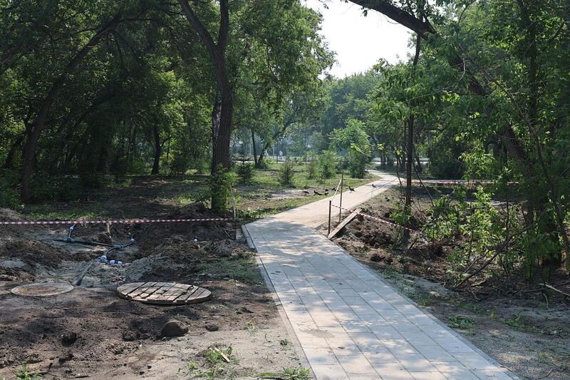 В Барнауле продолжают преображать зеленую зону между улицами Ленинградской, Энтузиастов и Антона Петрова, известную горожанам как бывший парк имени В.И. Ленина В Барнауле продолжают преображать зеленую зону между улицами Ленинградской, Энтузиастов и Антона Петрова, известную горожанам как бывший парк имени В.И. Ленина