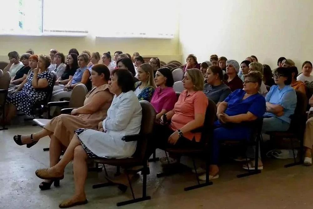 Депутаты и медики в Алейской и Заринской ЦРБ обсудили реализацию региональных проектов в сфере здравоохранения Депутаты и медики в Алейской и Заринской ЦРБ обсудили реализацию региональных проектов в сфере здравоохранения
