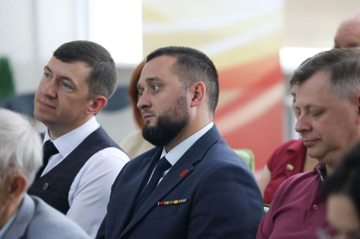 Виктор Томенко: Сегодня состоялось первое заседание краевой общественной палаты нового состава Виктор Томенко: Сегодня состоялось первое заседание краевой общественной палаты нового состава